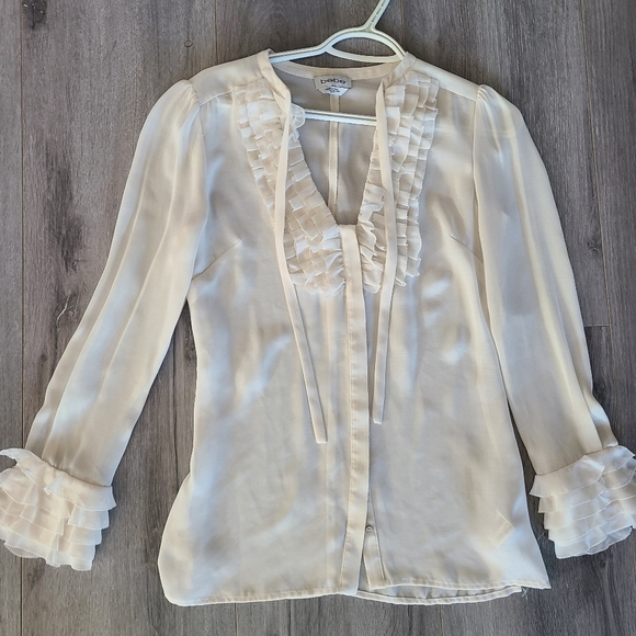 BEBE WHITE RUFFLE BUTTON UP TOP - Picture 2 of 9